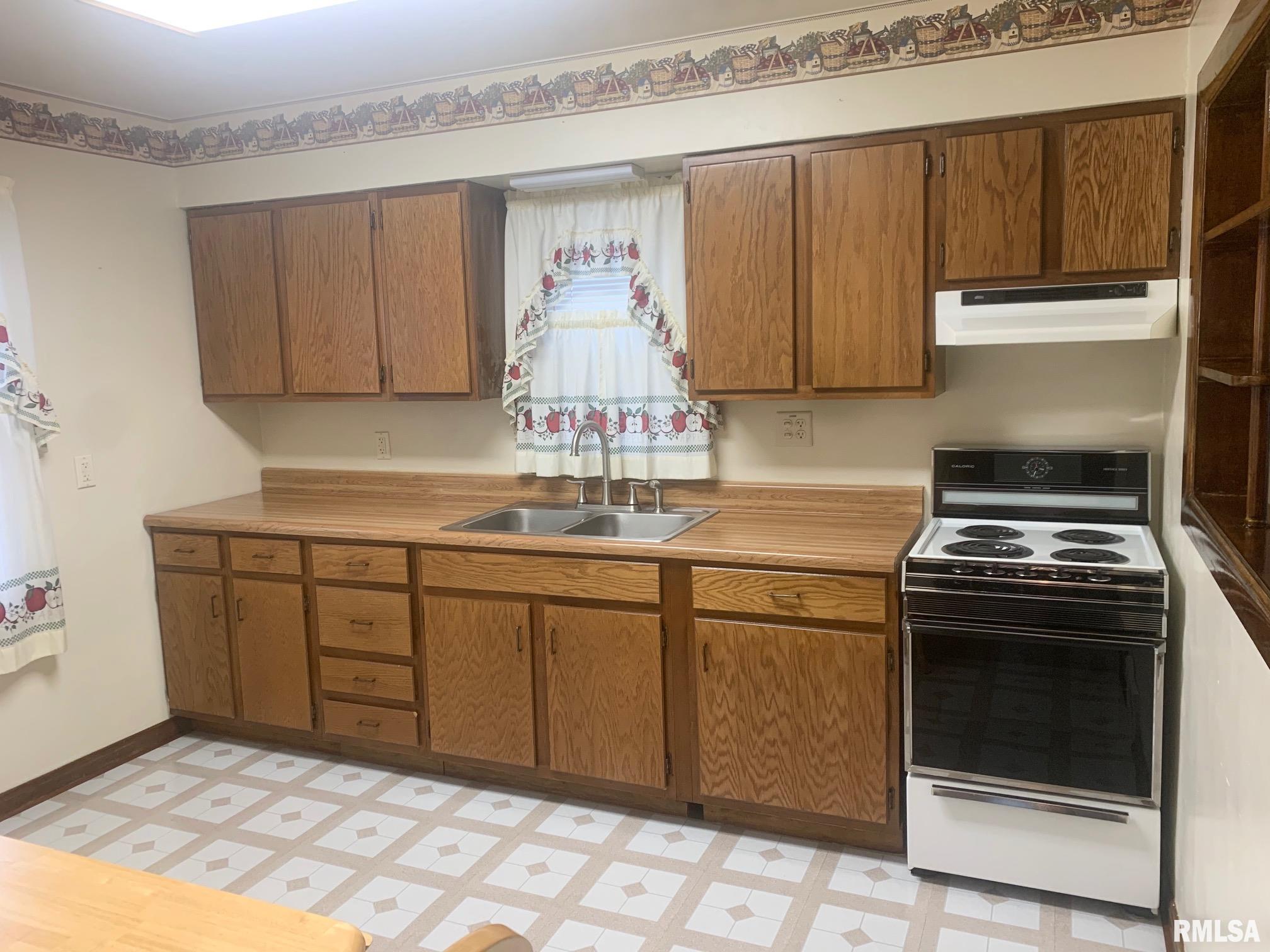 2245 Grandview Avenue Springfield, IL 62702 - Photo 5 of 23
