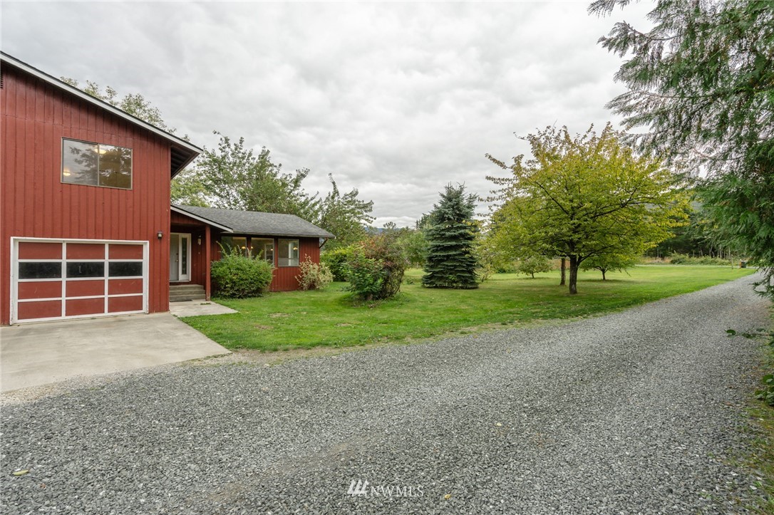 4836 Deming Road Deming, WA 98244 - Photo 2 of 25
