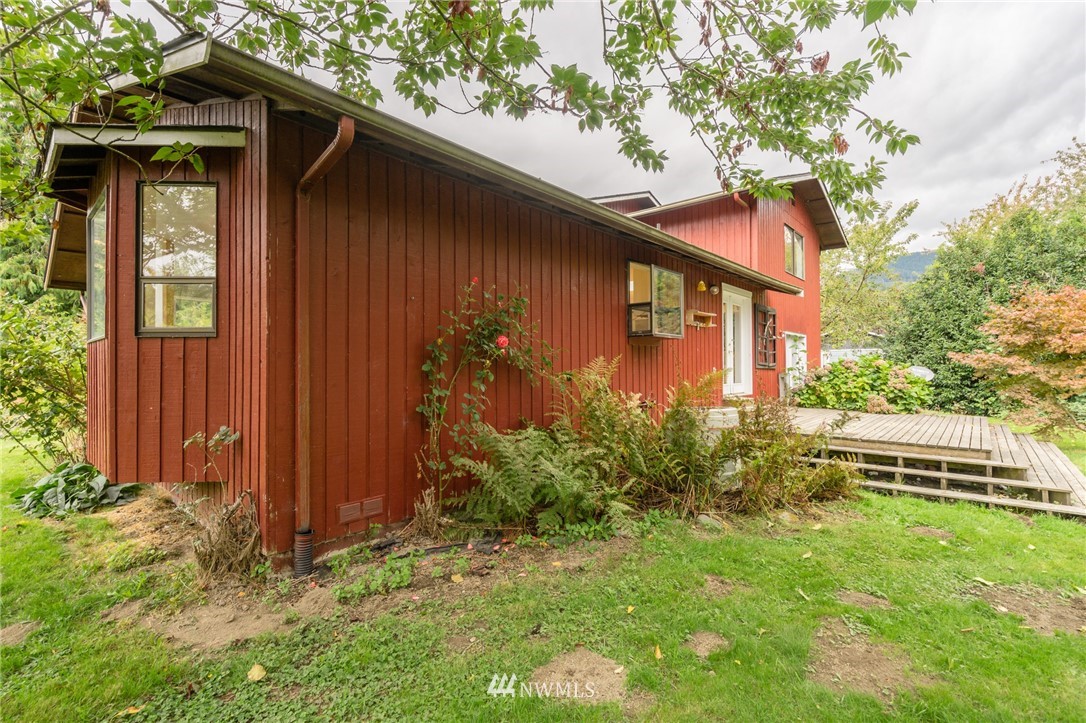 4836 Deming Road Deming, WA 98244 - Photo 8 of 25