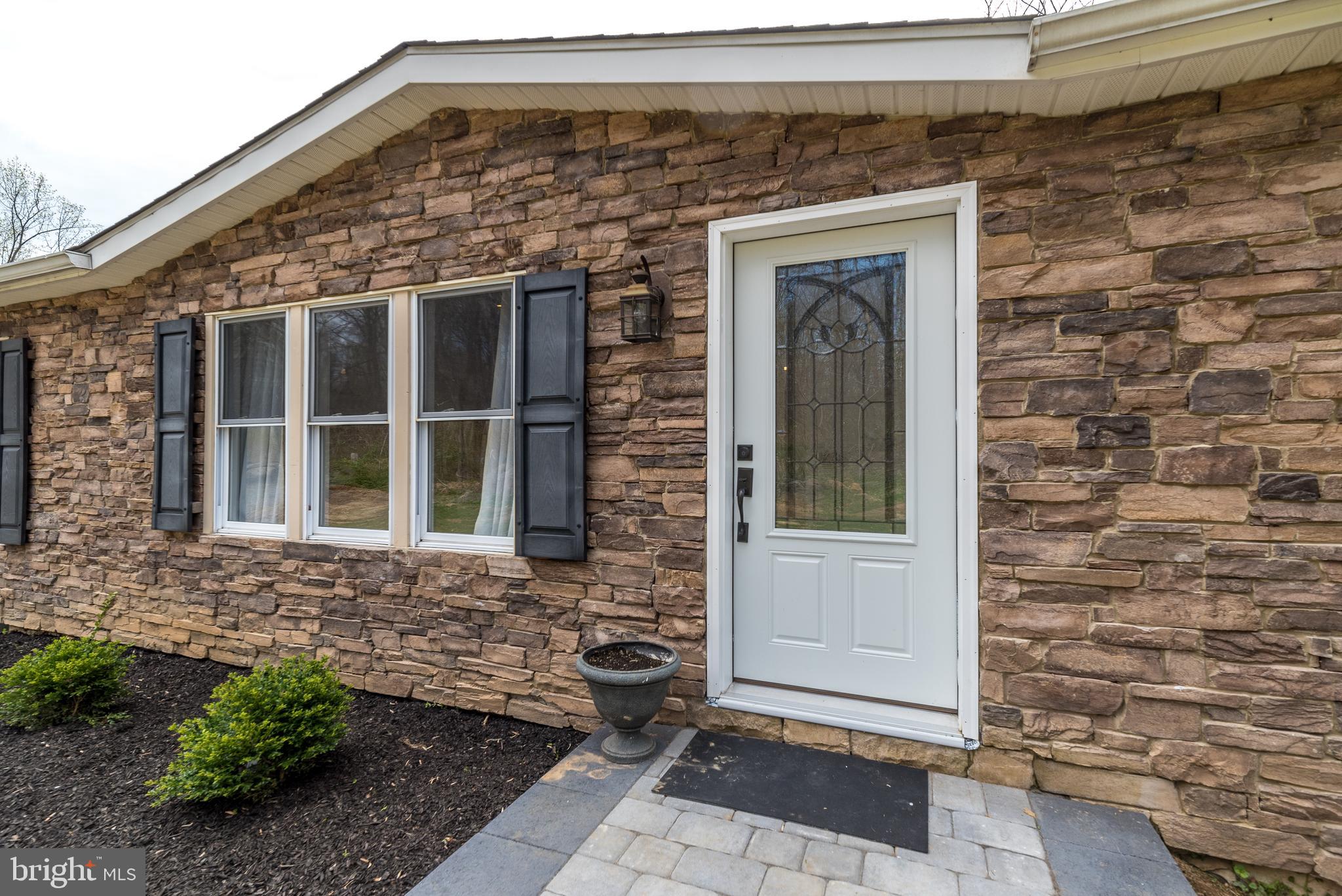 568 Kulp Road Perkiomenville, PA 18074 - Photo 2 of 34 Front door view