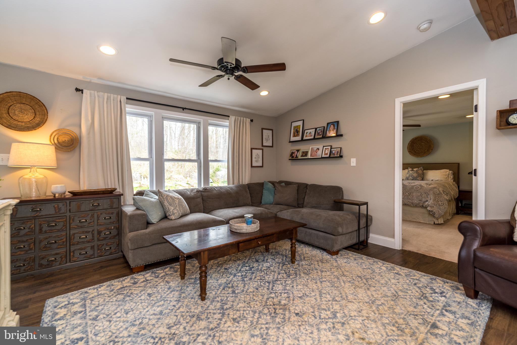 568 Kulp Road Perkiomenville, PA 18074 - Photo 10 of 34 Living room