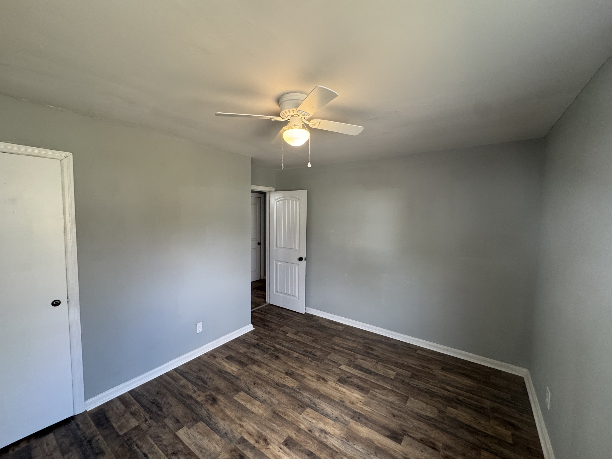 402 East Locust Street Princeton, KY 42445 - Photo 24 of 32 wooden floor in an empty room