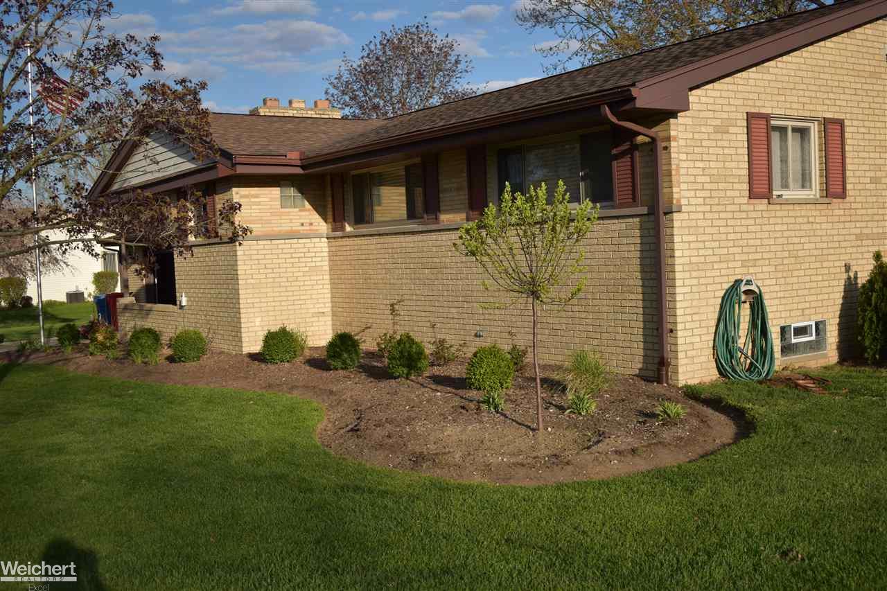 8368 28 Mile Road Washington, MI 48094 - Photo 5 of 86 50011561-4.JPG