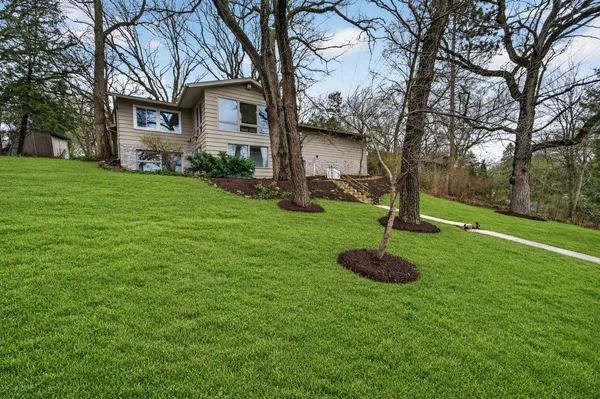 $799,900 | 5109 Lake Mendota Drive, Madison, WI 53705