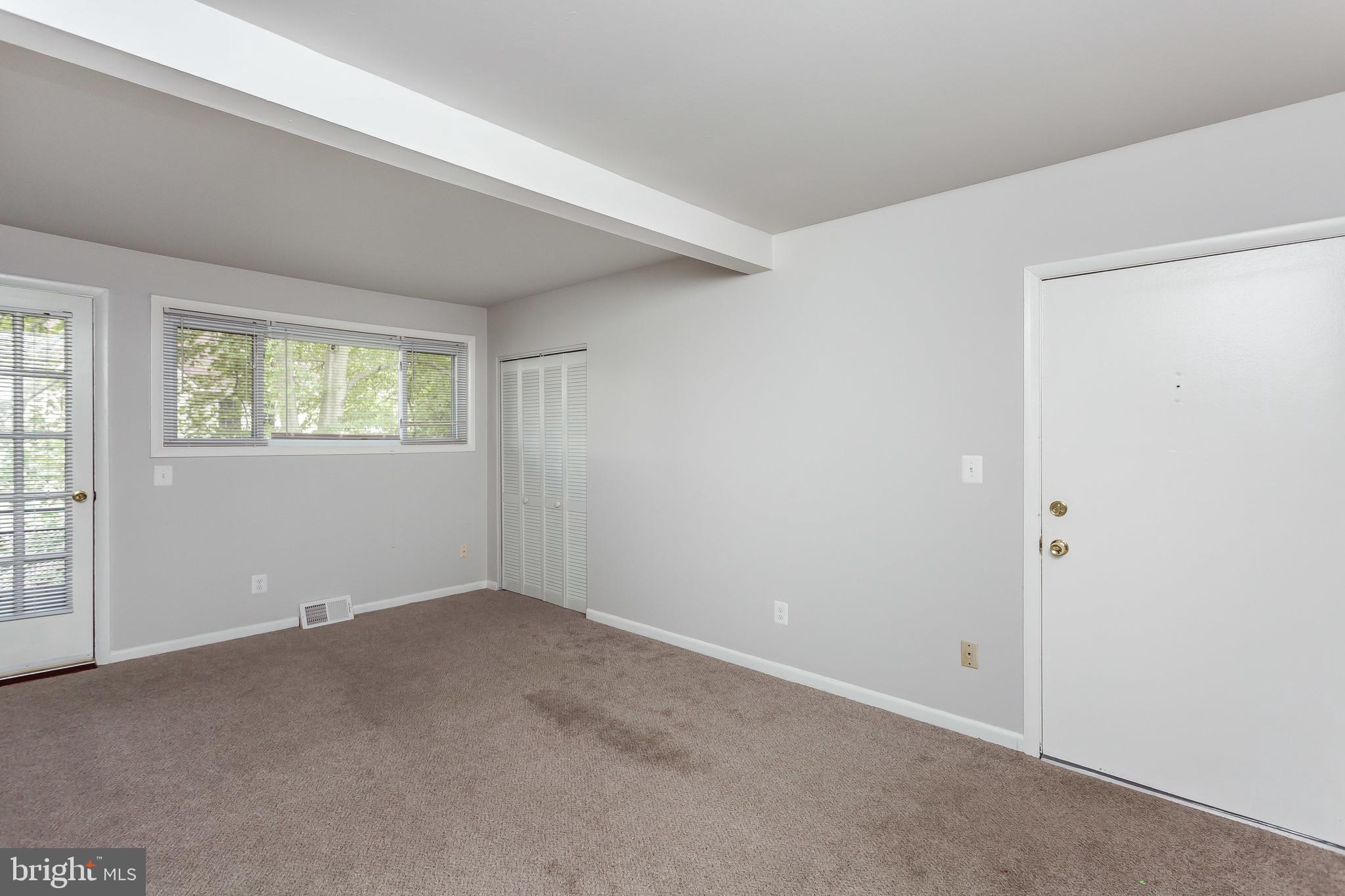505 Epsom Road, Unit 2B Towson, MD 21286 - Photo 3 of 28 FAMILY ROOM