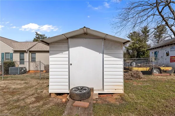 $185,000 | 312 Pickett Circle, Liberty, NC 27298