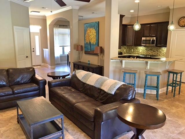 Bry Family Room 3