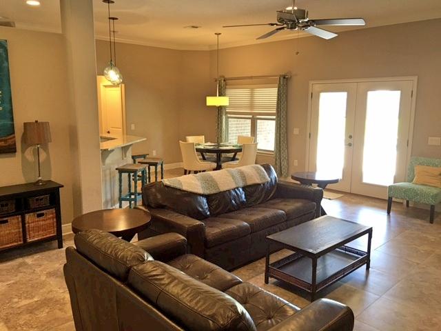 Bry Family Room 4