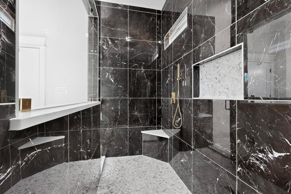 1161 Gonzollas Road Springtown, TX 76082 - Photo 19 of 40 a bathroom with a sink a toilet and shower