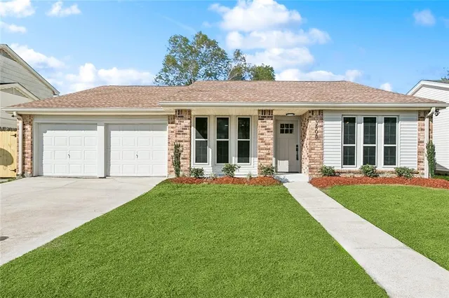 $269,900 | 3808 Glenoak Drive, Harvey, LA 70058