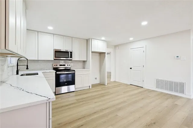 $269,900 | 3808 Glenoak Drive, Harvey, LA 70058