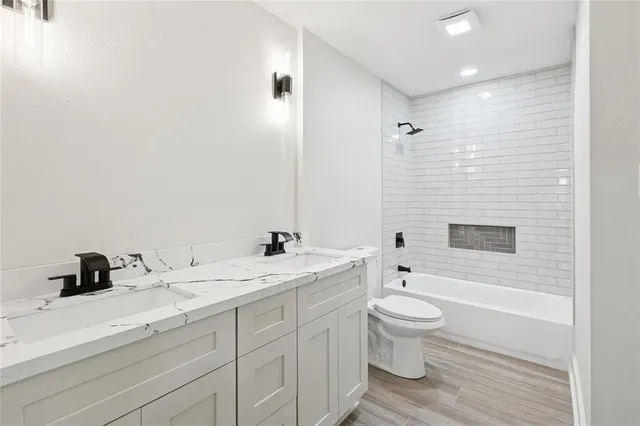 $269,900 | 3808 Glenoak Drive, Harvey, LA 70058