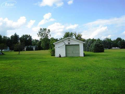 6045 East Lake Road Millington, MI 48746 - Photo 28 of 32 20400117-27.JPG