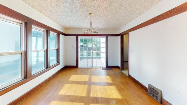 $160,900 | 928 North 16th Street, Manitowoc, WI 54220