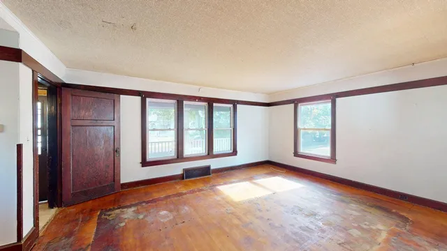 $160,900 | 928 North 16th Street, Manitowoc, WI 54220