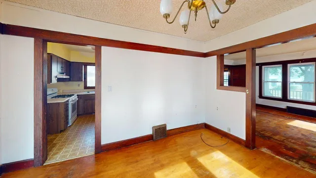 $160,900 | 928 North 16th Street, Manitowoc, WI 54220