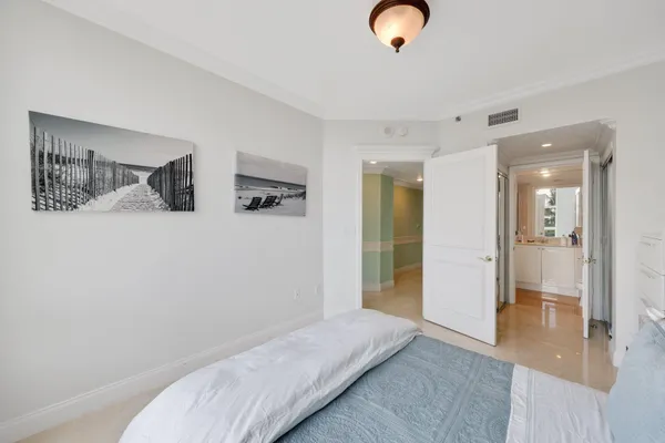 $2,095,000 | 3740 South Ocean Boulevard, Unit 510, Highland Beach, FL 33487