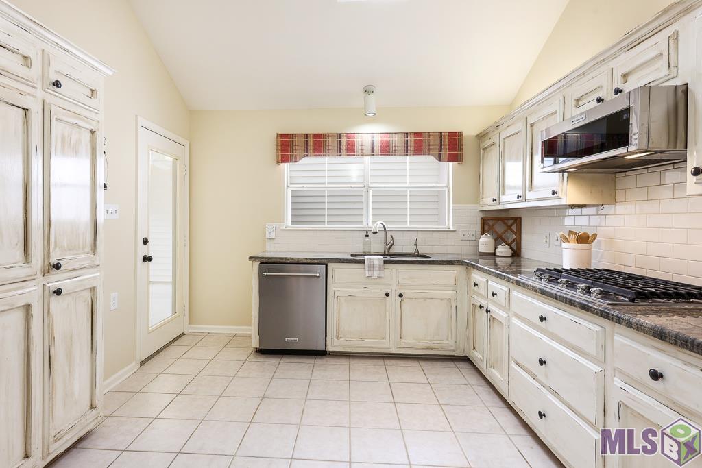 1661 Sharp Road Baton Rouge, LA 70815 - Photo 17 of 29