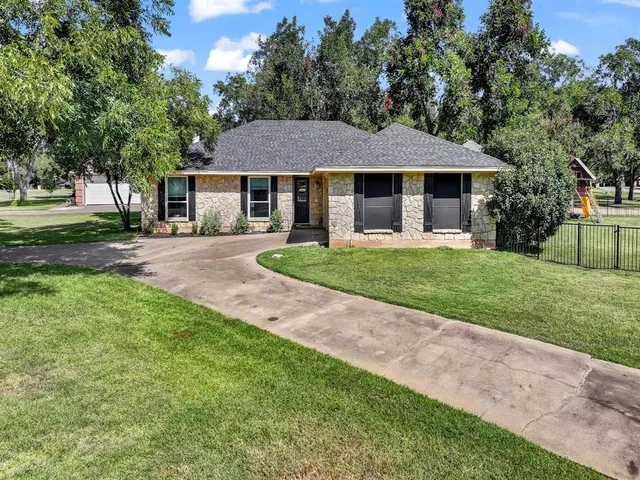 $365,000 | 6103 Prospect Hill Drive, Granbury, TX 76049