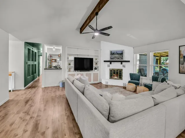 $365,000 | 6103 Prospect Hill Drive, Granbury, TX 76049