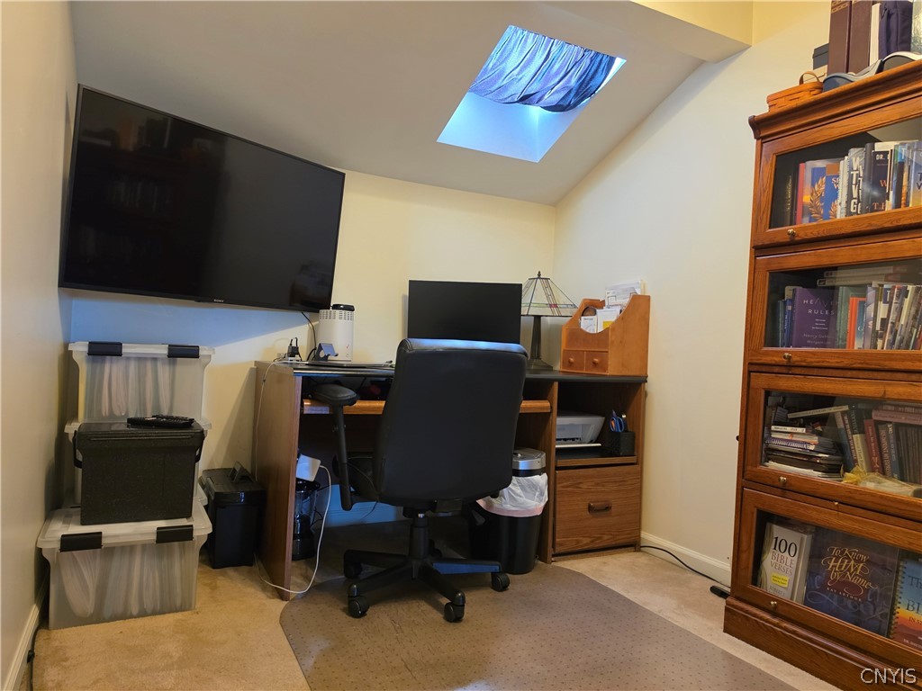 6147 Diffin Road Cicero, NY 13039 - Photo 19 of 45 2nd floor bonus/flex area with skylight