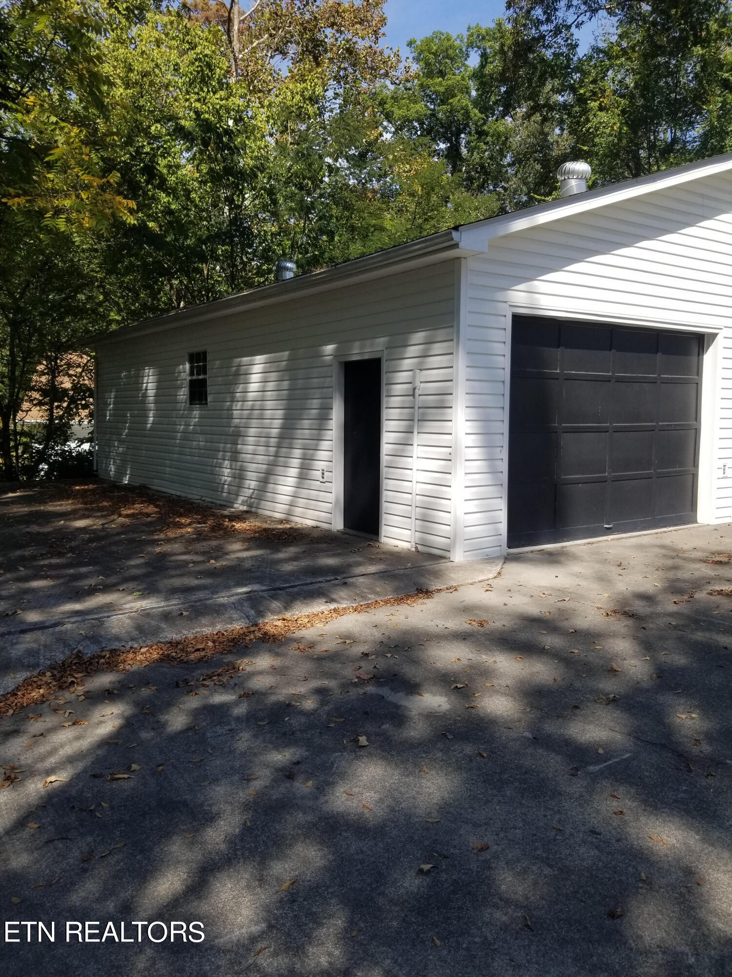 222 Manhattan Avenue Oak Ridge, TN 37830 - Photo 7 of 18