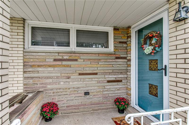 2290 Rose Garden Road Pittsburgh, PA 15220 - Photo 2 of 24 Gallery Image 2