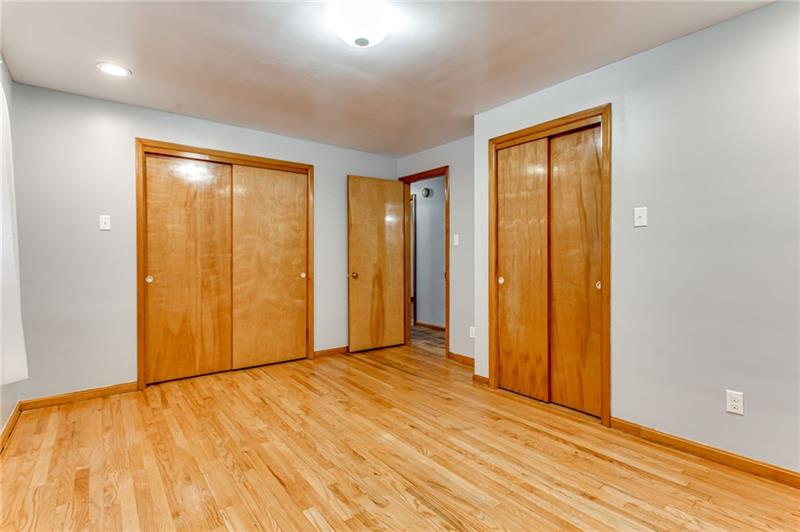 2290 Rose Garden Road Pittsburgh, PA 15220 - Photo 14 of 24 Gallery Image 14
