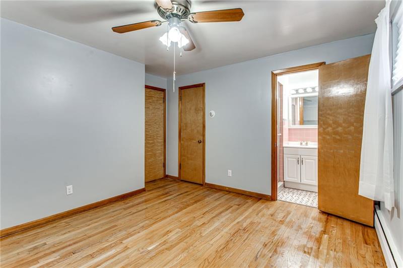 2290 Rose Garden Road Pittsburgh, PA 15220 - Photo 15 of 24 Gallery Image 15