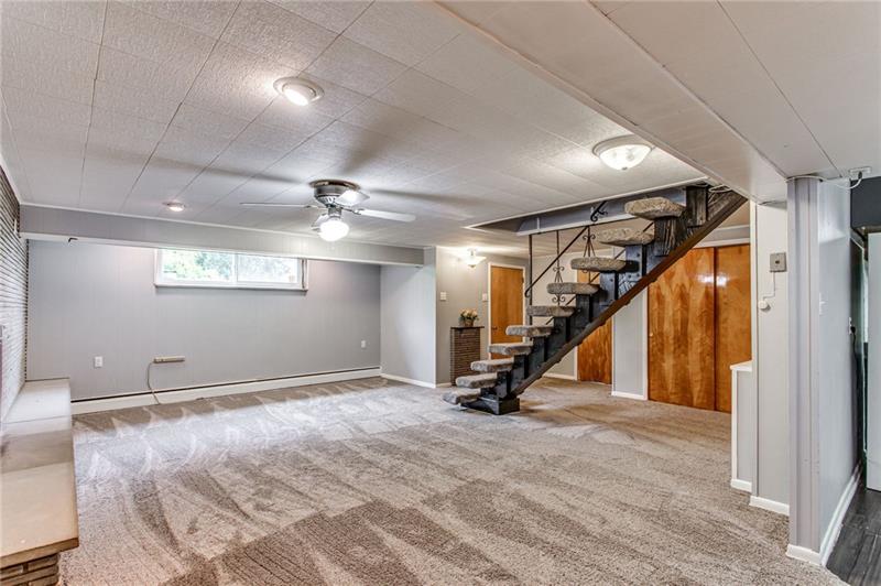 2290 Rose Garden Road Pittsburgh, PA 15220 - Photo 16 of 24 Gallery Image 16