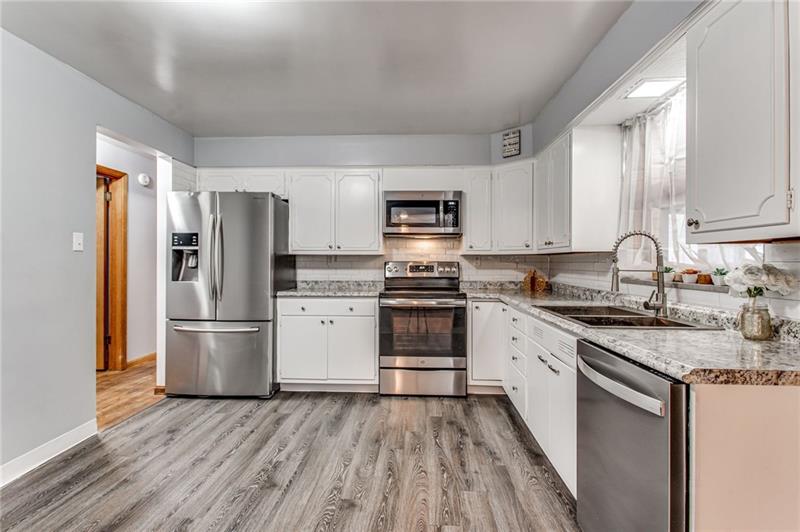 2290 Rose Garden Road Pittsburgh, PA 15220 - Photo 6 of 24 Gallery Image 6