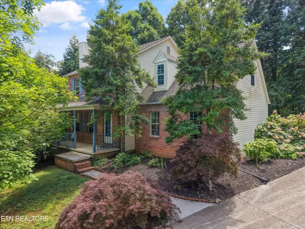 $349,900 | 2300 Woods End Lane Northeast, Knoxville, TN 37918