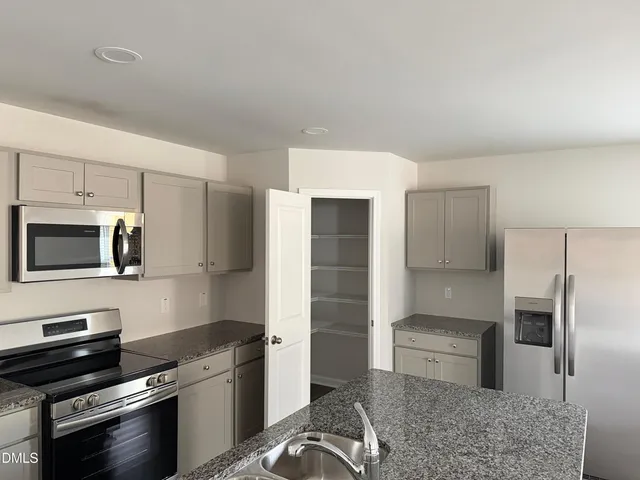 $1,700 | 289 Greenbay Street, Lillington, NC 27546