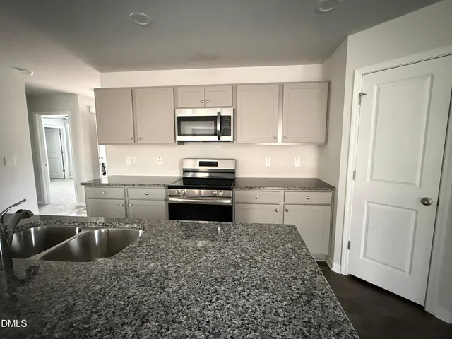 $1,700 | 289 Greenbay Street, Lillington, NC 27546