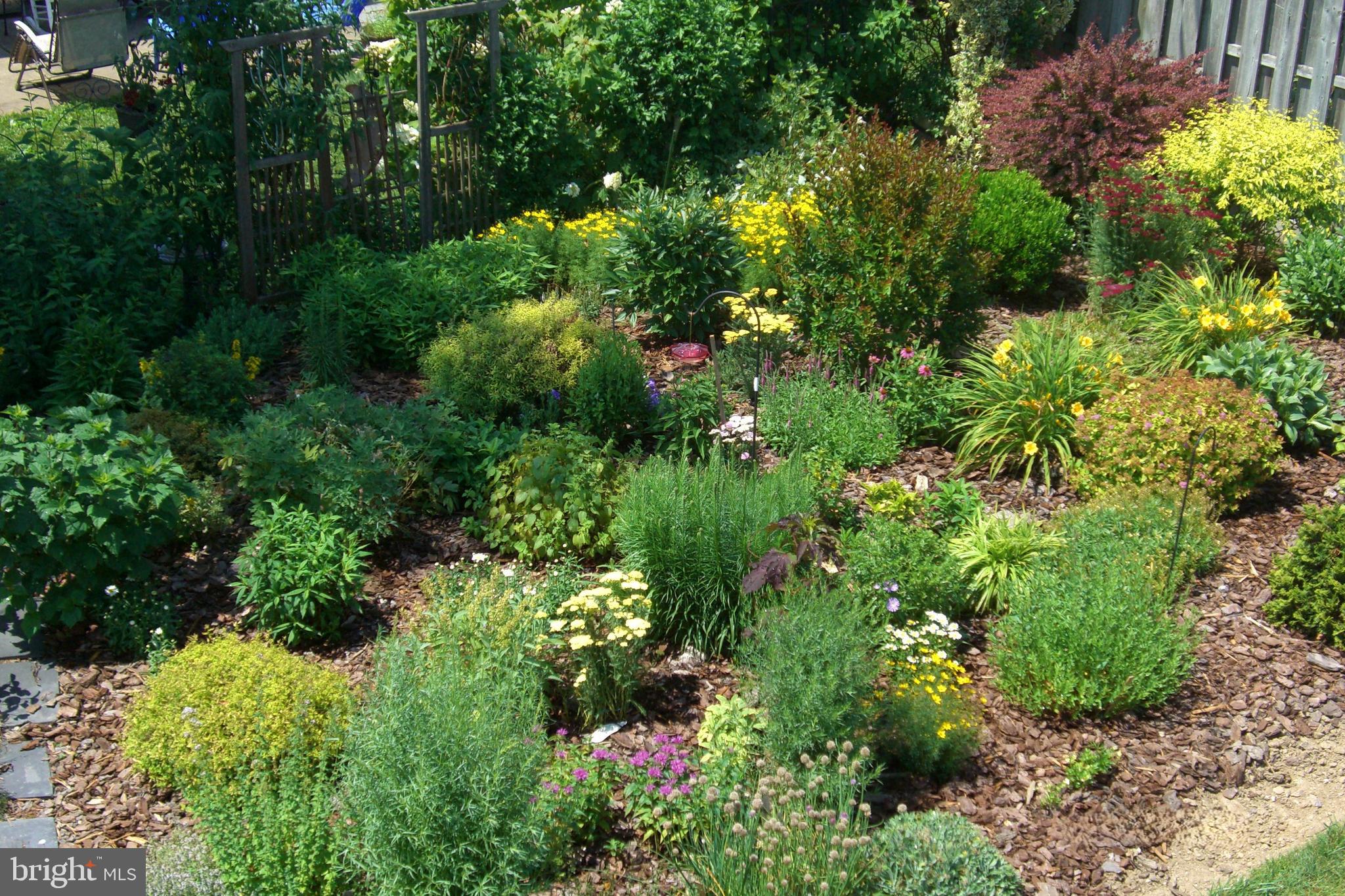 9204 Burbank Road Philadelphia, PA 19115 - Photo 30 of 43