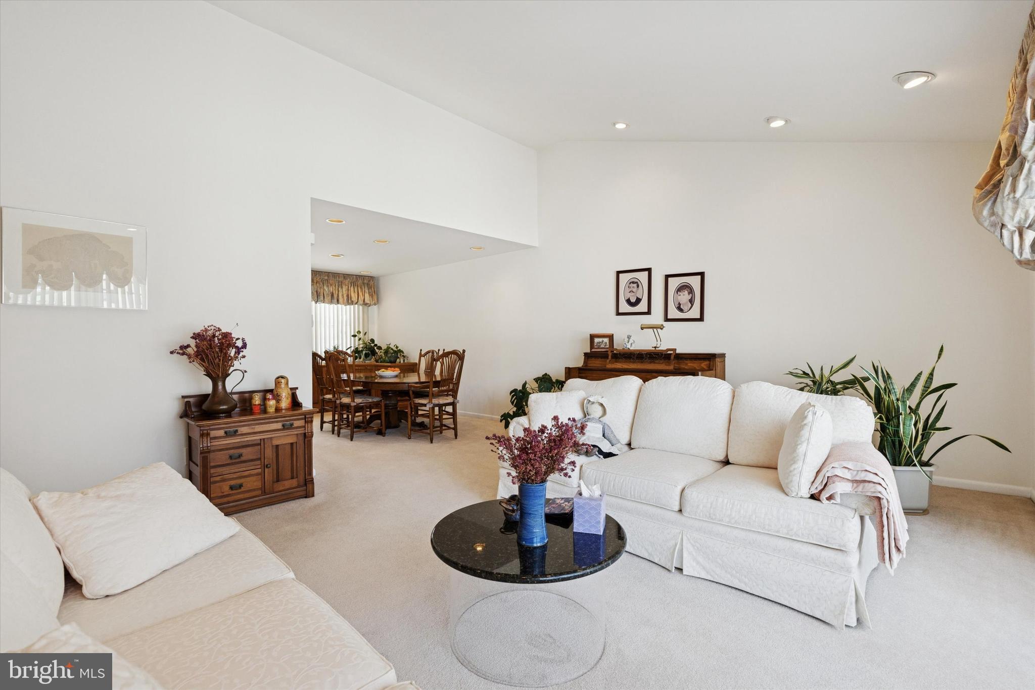 9204 Burbank Road Philadelphia, PA 19115 - Photo 5 of 42