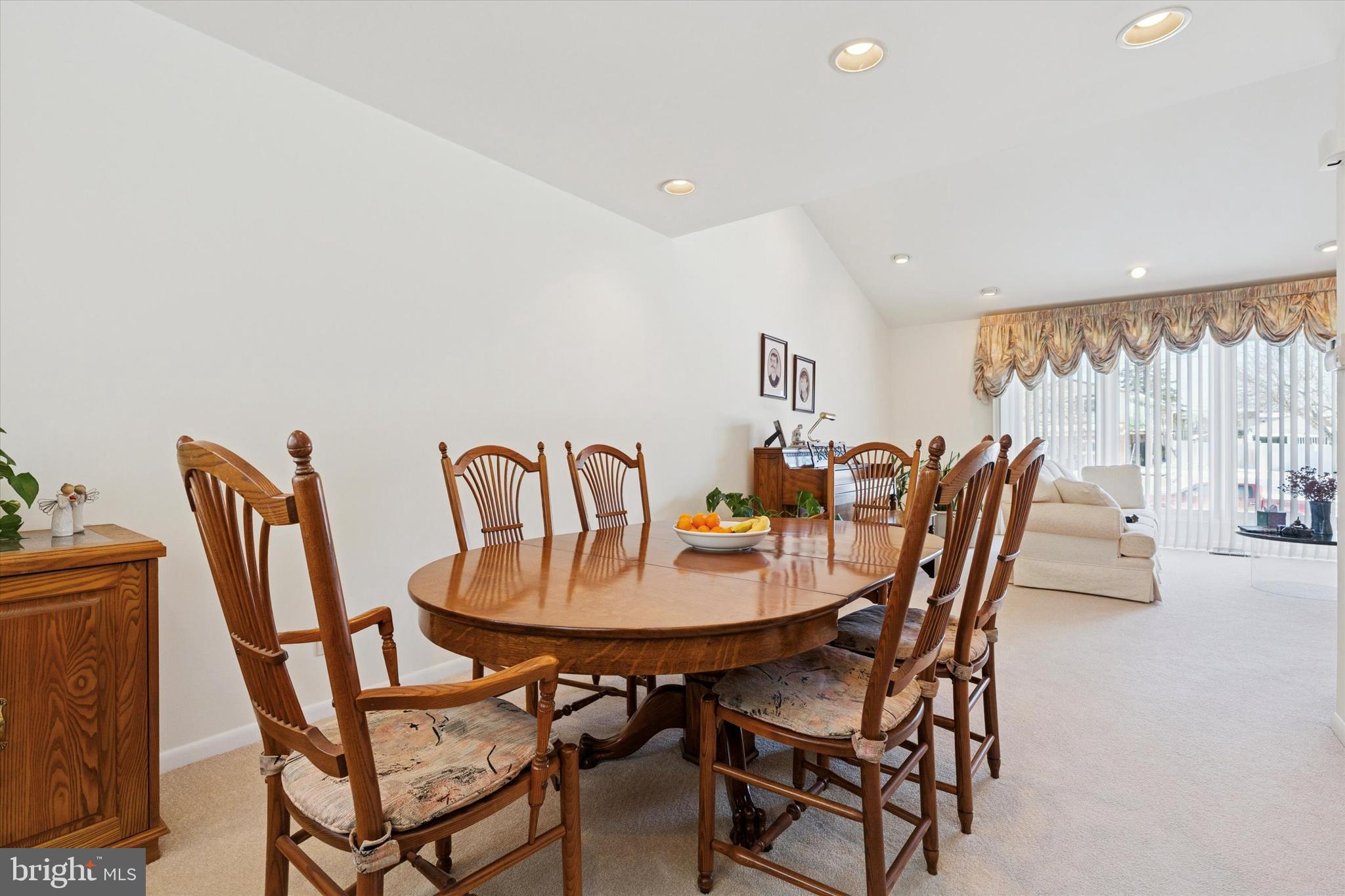 9204 Burbank Road Philadelphia, PA 19115 - Photo 9 of 42