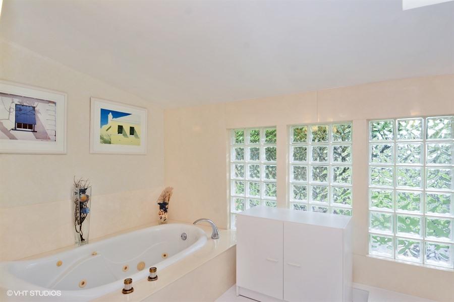 5702 Wind Drift Lane Boca Raton, FL 33433 - Photo 15 of 25 MASTER TUB