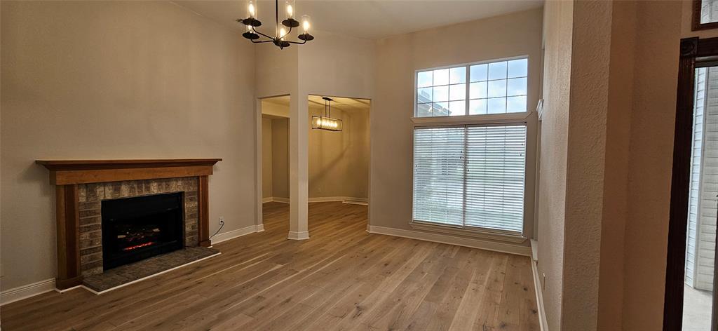 137 Oakview Gainesville, TX 76240 - Photo 8 of 37 Formal Living