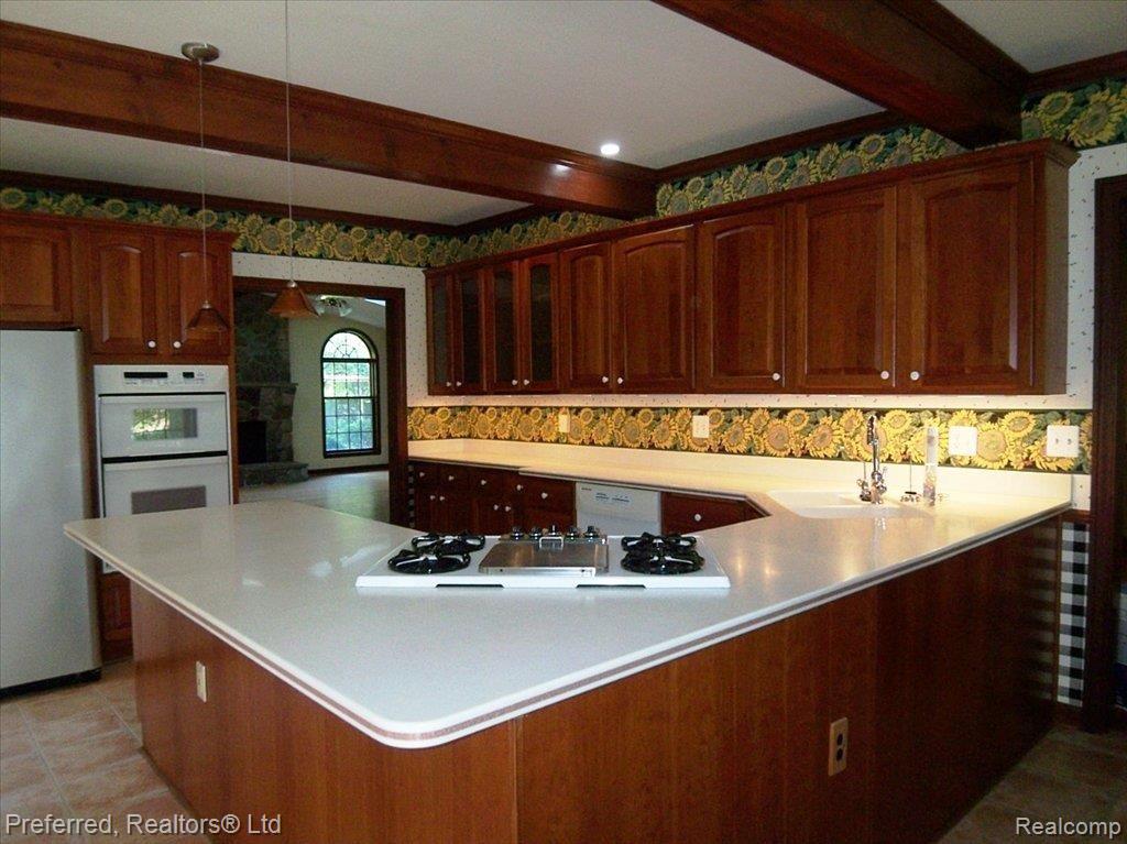 50839 Hanford Road Canton, MI 48187 - Photo 4 of 15 Kitchen1