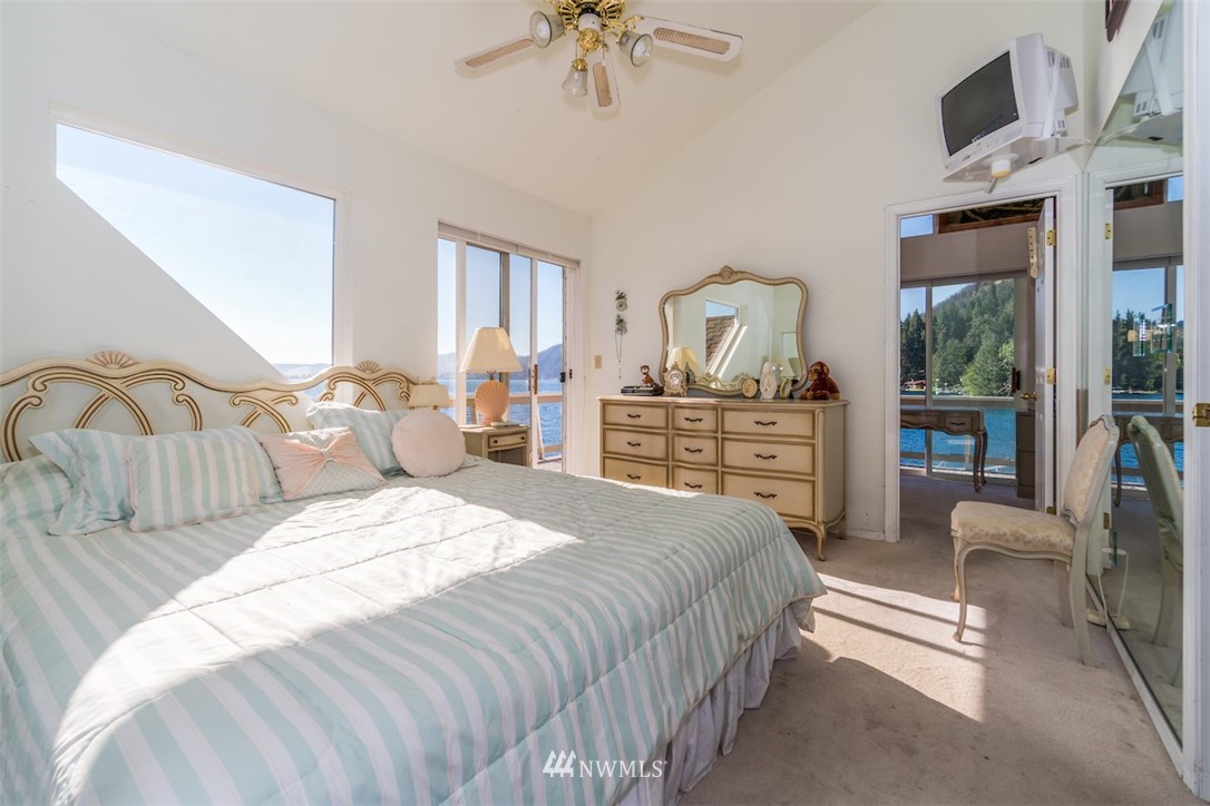 9576 South Lakeshore Road Chelan, WA 98816 - Photo 19 of 24 Gallery Image 19