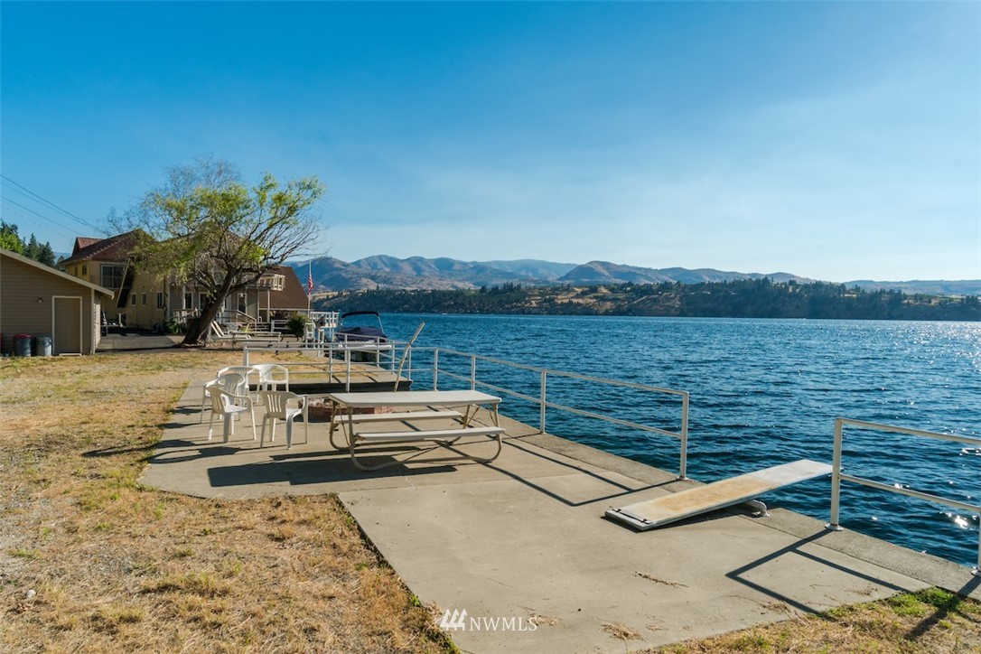 9576 South Lakeshore Road Chelan, WA 98816 - Photo 24 of 24 Gallery Image 24
