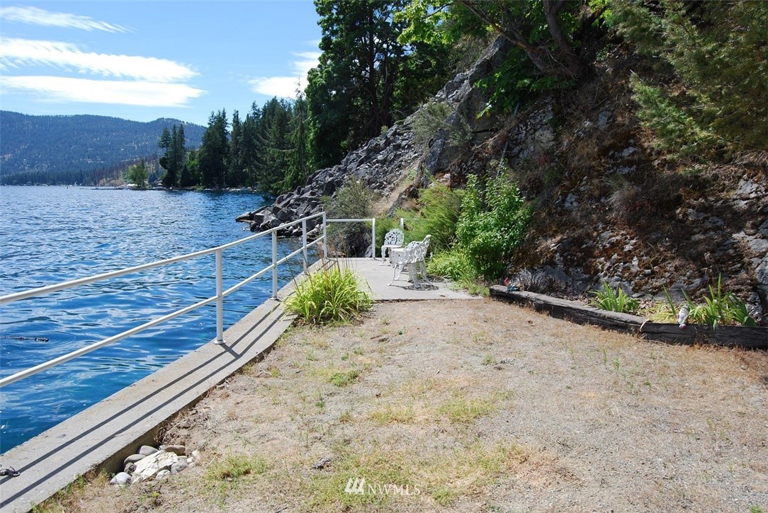 9576 South Lakeshore Road Chelan, WA 98816 - Photo 9 of 24 Gallery Image 9