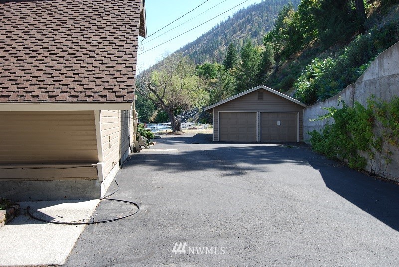 9576 South Lakeshore Road Chelan, WA 98816 - Photo 10 of 24 Gallery Image 10