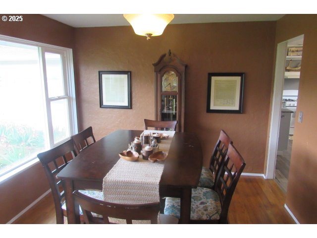 438 East 4th Avenue Riddle, OR 97469 - Photo 8 of 27