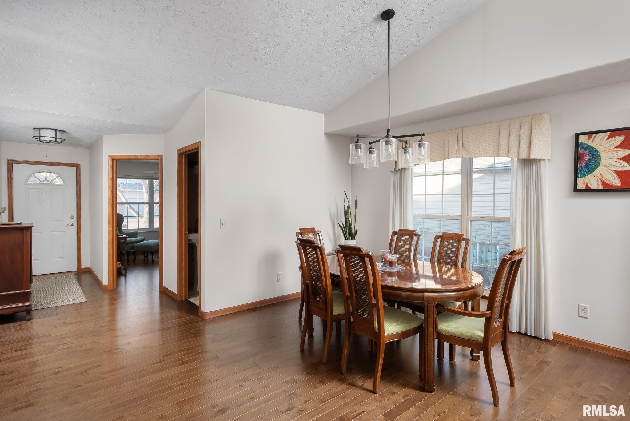 5115 Red Fox Road Bettendorf, IA 52722 - Photo 3 of 34