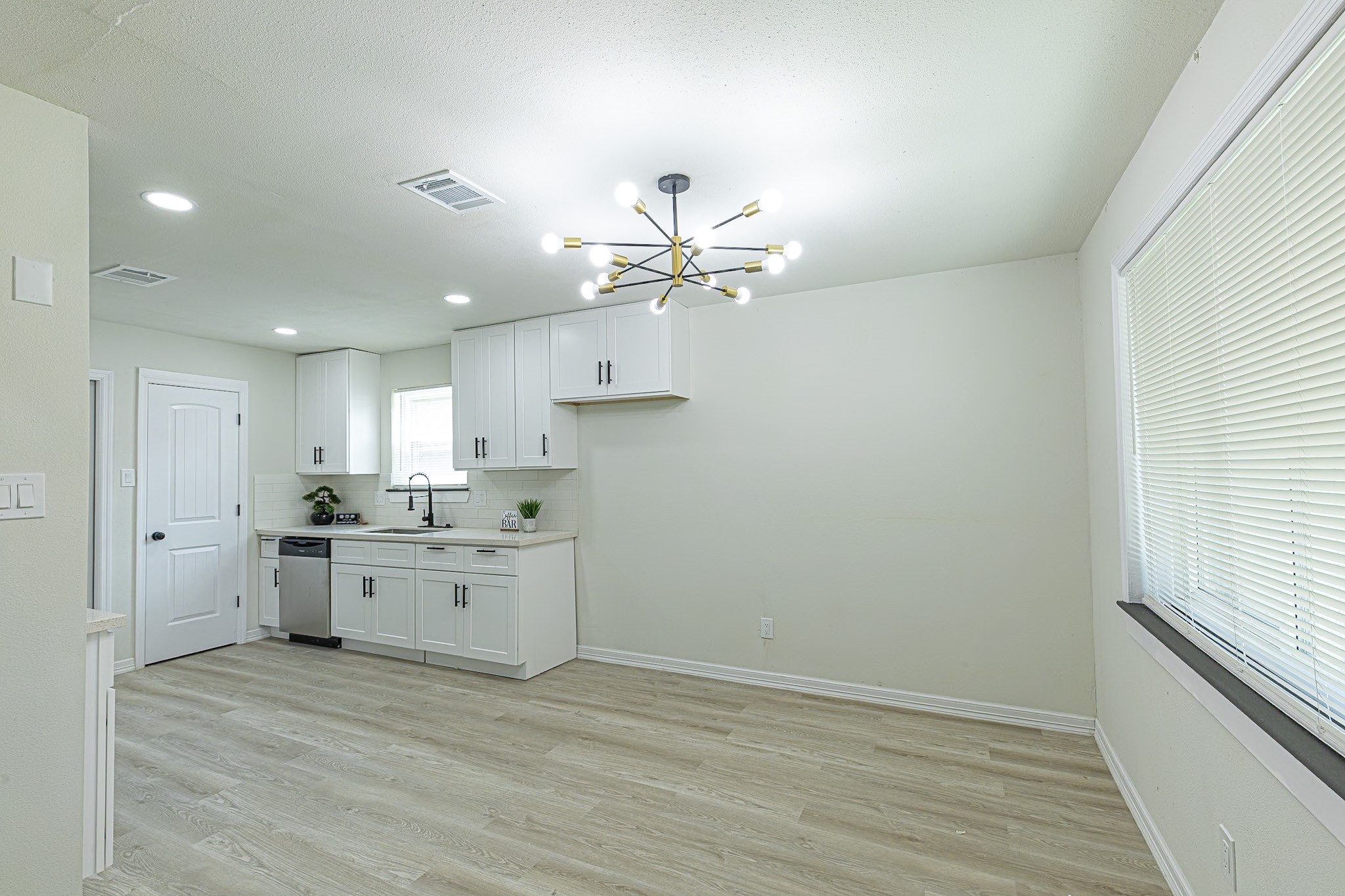 2158 Beaver Bend Road Houston, TX 77088 - Photo 9 of 27 Gallery Image 9
