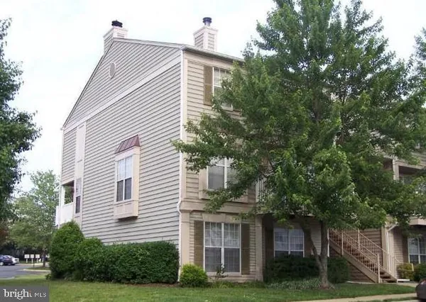 $399,999 | 9247 Cardinal Forest Lane, Unit 202, Lorton, VA 22079