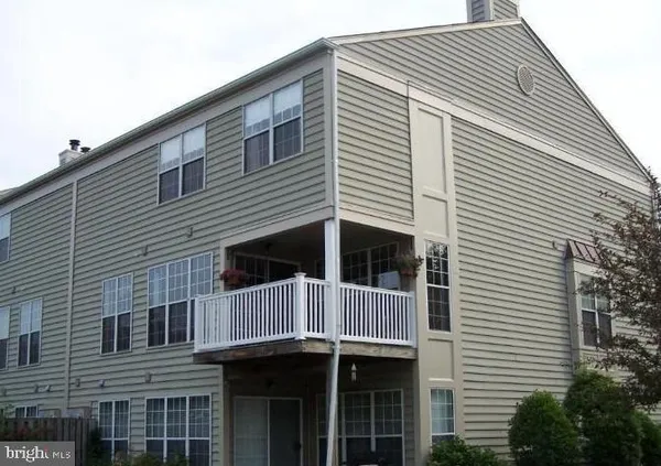 $399,999 | 9247 Cardinal Forest Lane, Unit 202, Lorton, VA 22079