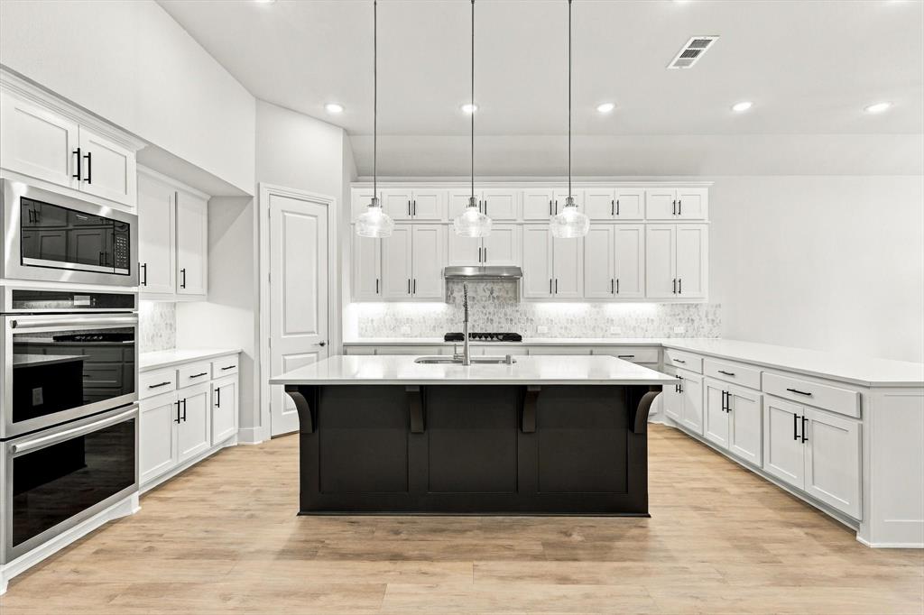 4230 Crown Run Road Midlothian, TX 76065 - Photo 5 of 40 Chef's Dream Kitchen